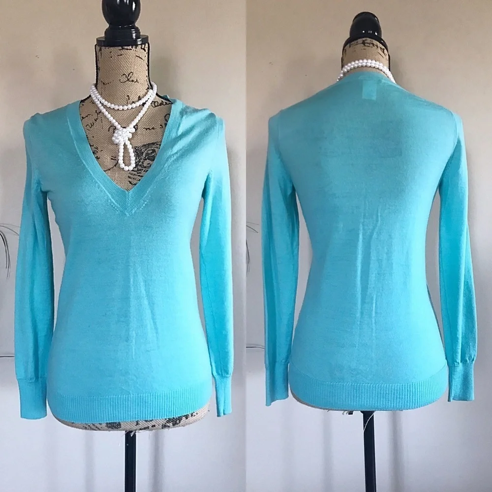 J.Crew Tippi Sweater XS – Pale Teal Merino Wool Deep V-Neck Pullover